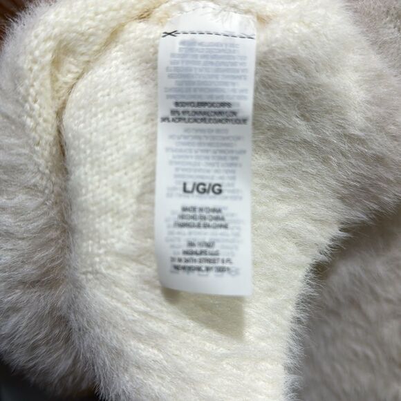 Gaiam Eastside Eyelash Sweater Size Large - Picture 7 of 7